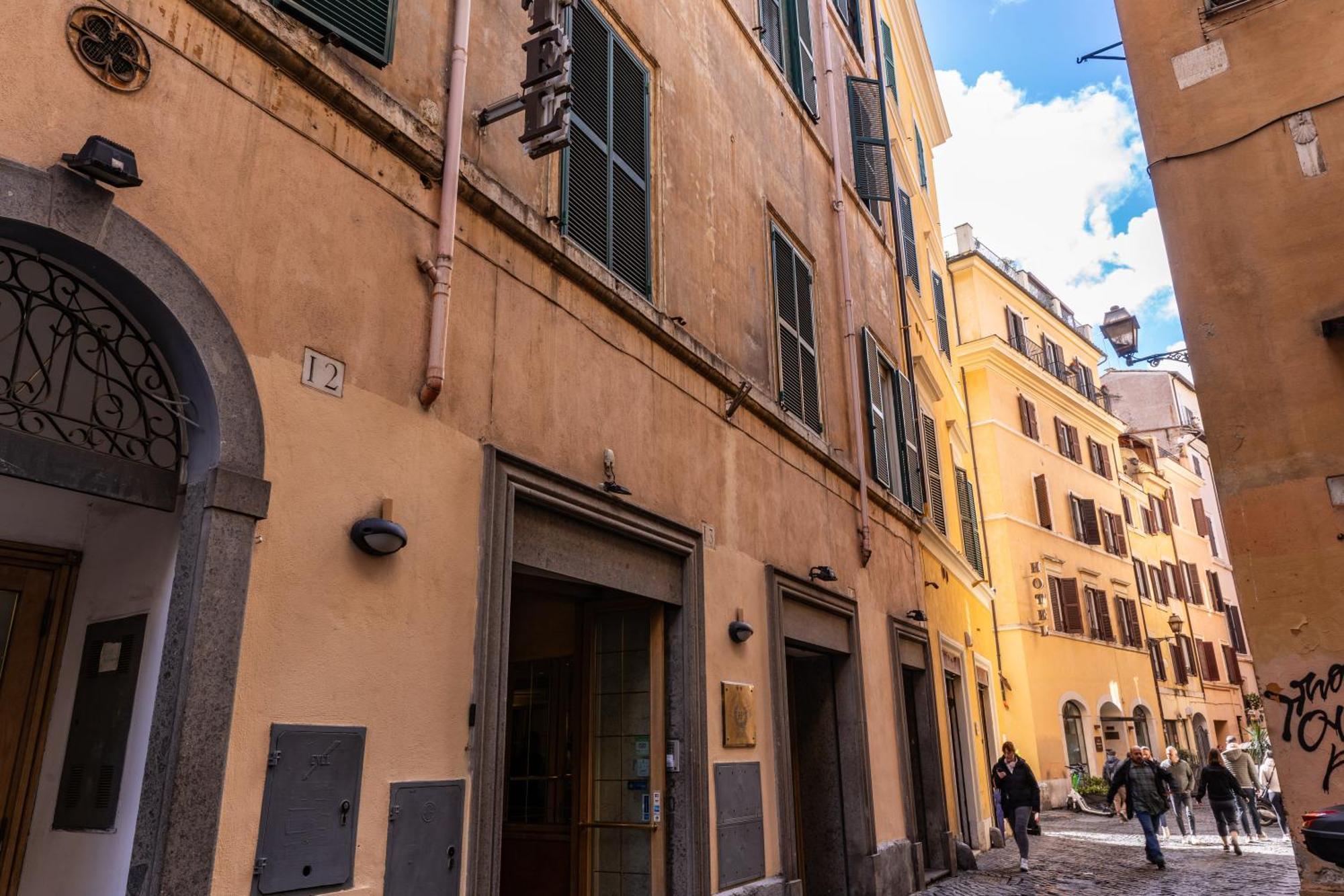 Hotel Pomezia, Rome